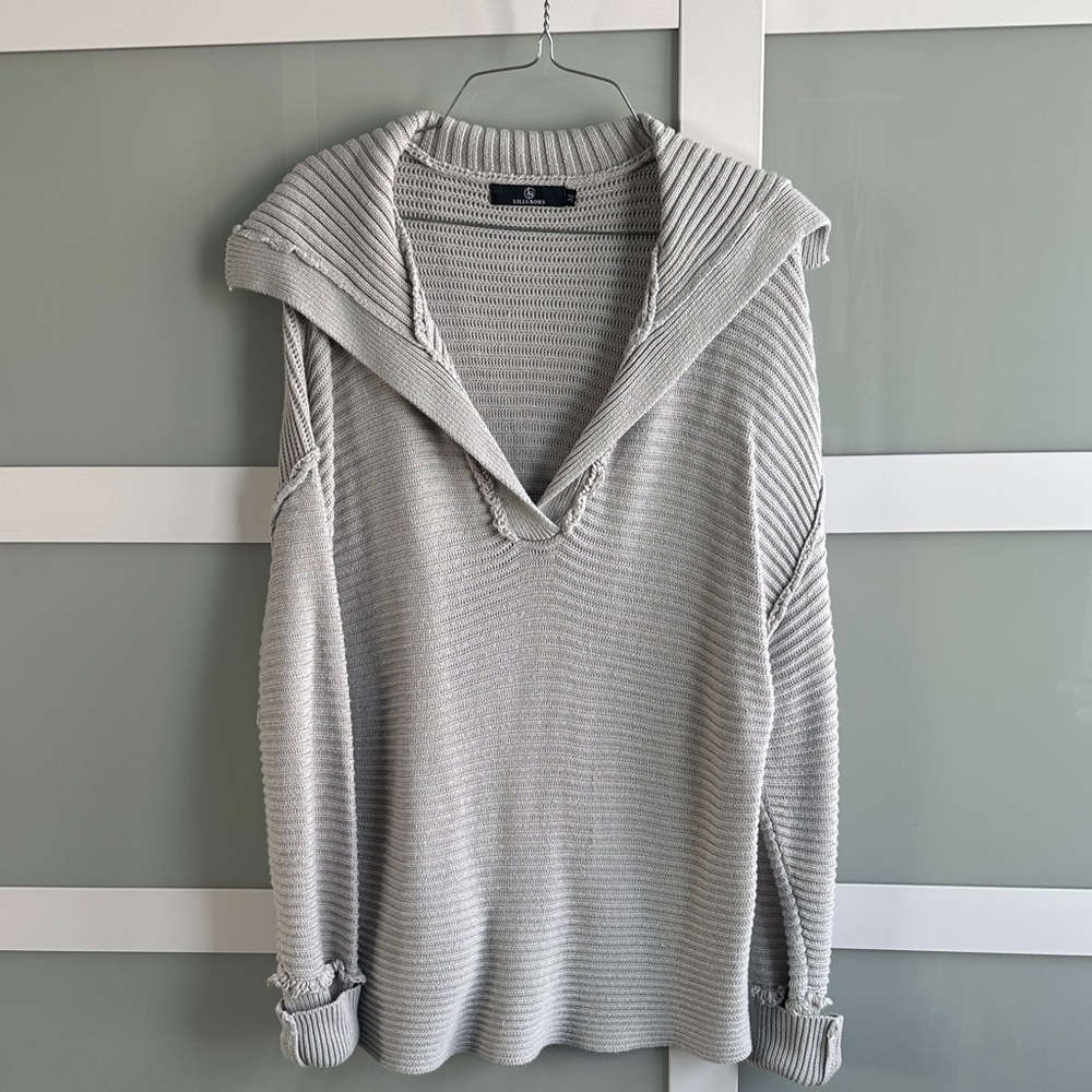 Stylish V-Neck Sweater in Gray